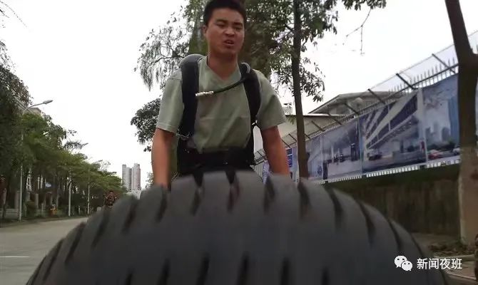 DƬ